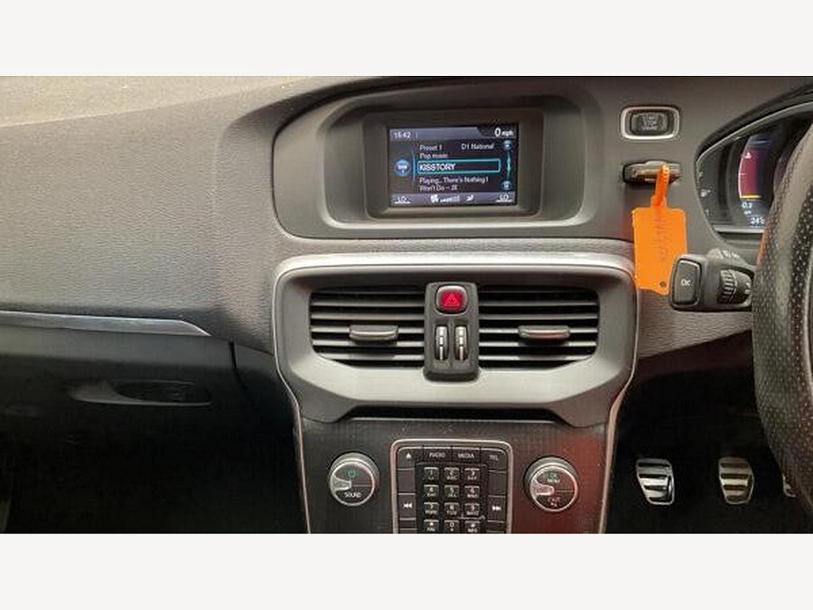 2016 Volvo V40 photo 11
