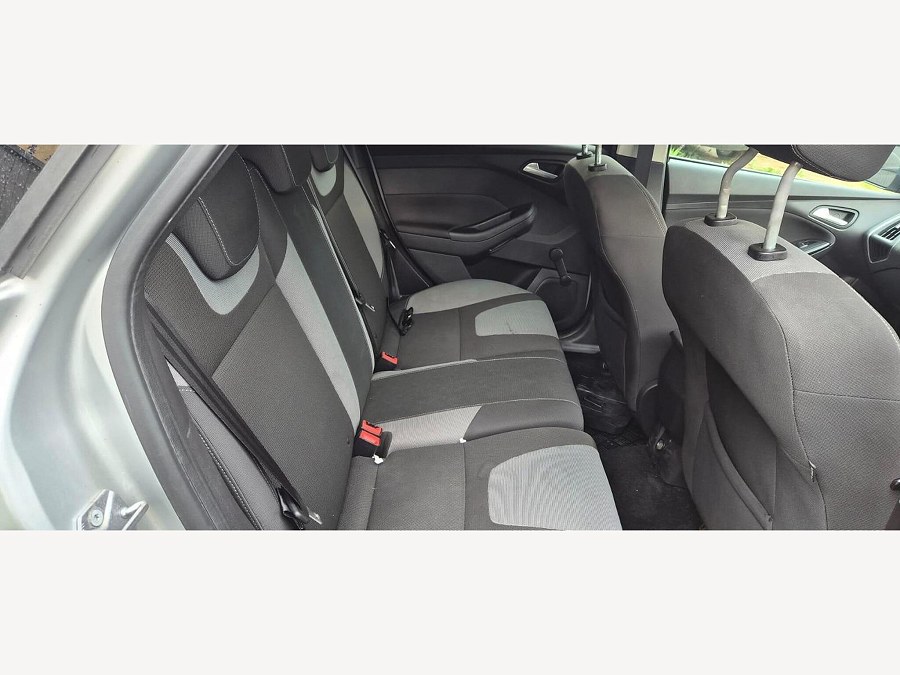 2011 Ford Focus photo 13