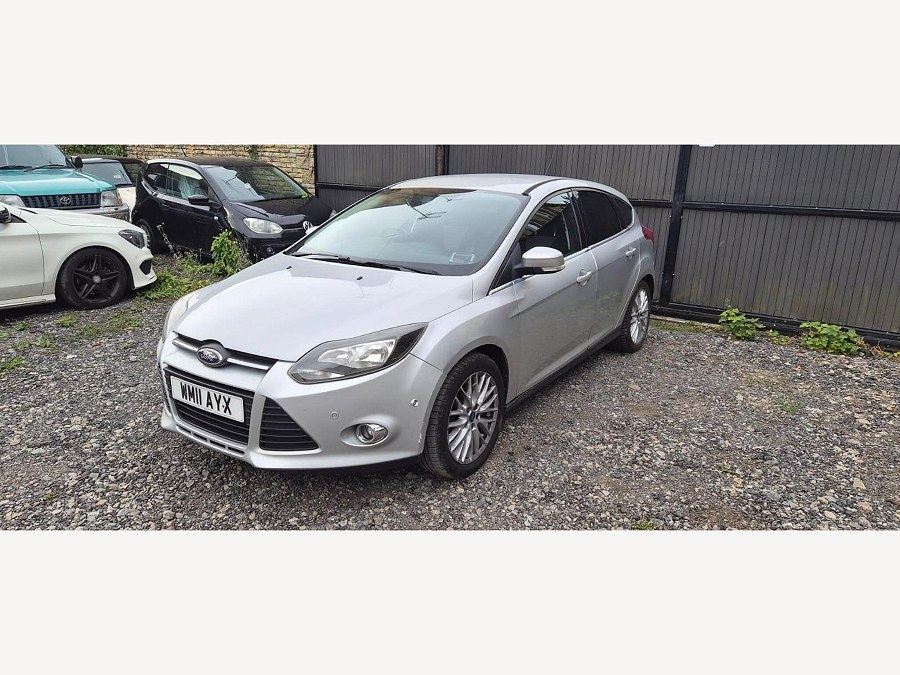 2011 Ford Focus photo 3