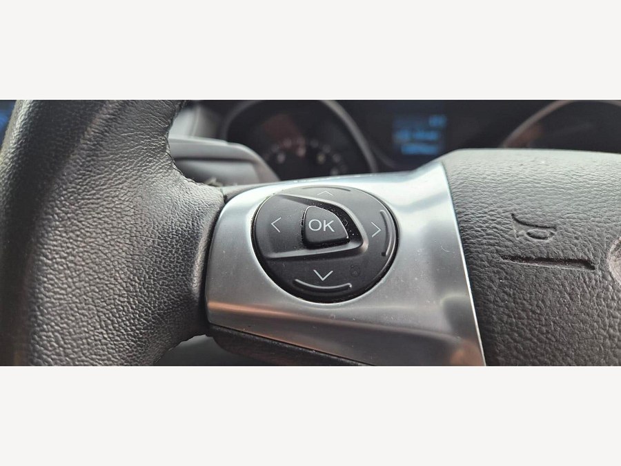 2011 Ford Focus photo 14