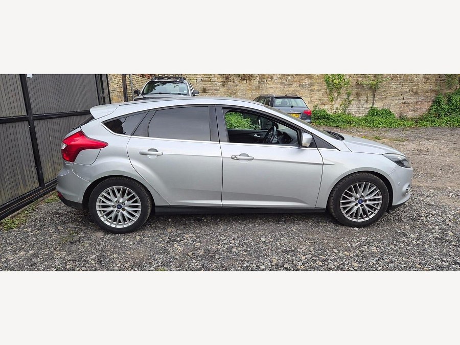 2011 Ford Focus photo 9