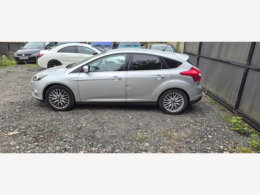 2011 Ford Focus photo 7