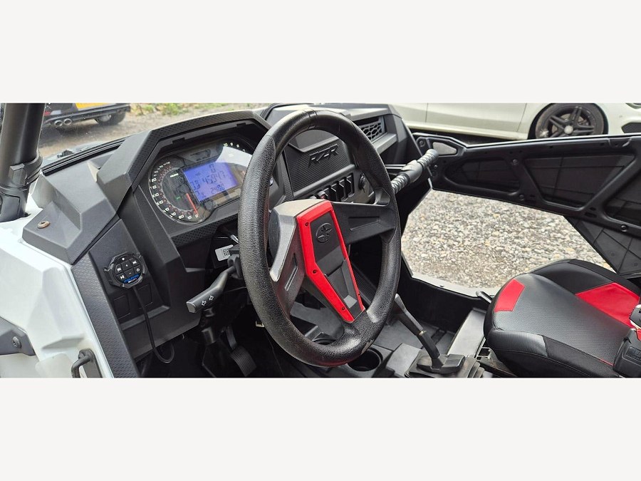 Polaris RZR photo 11
