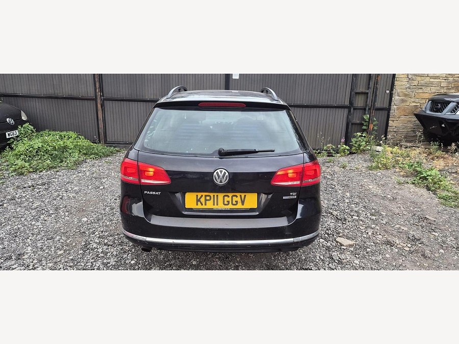 2011 Volkswagen Passat photo 8