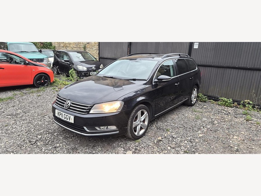 2011 Volkswagen Passat photo 3