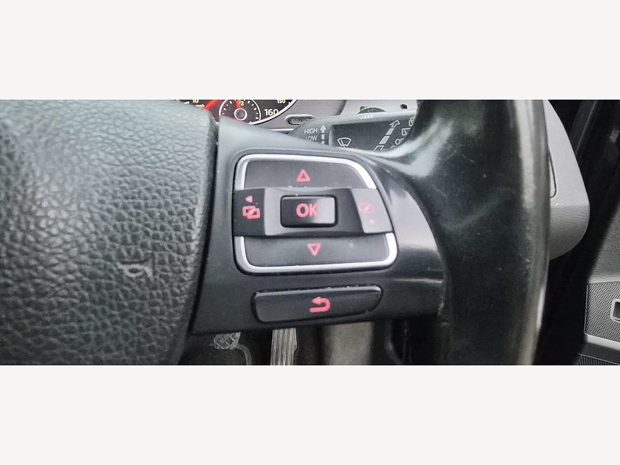 2011 Volkswagen Passat photo 13