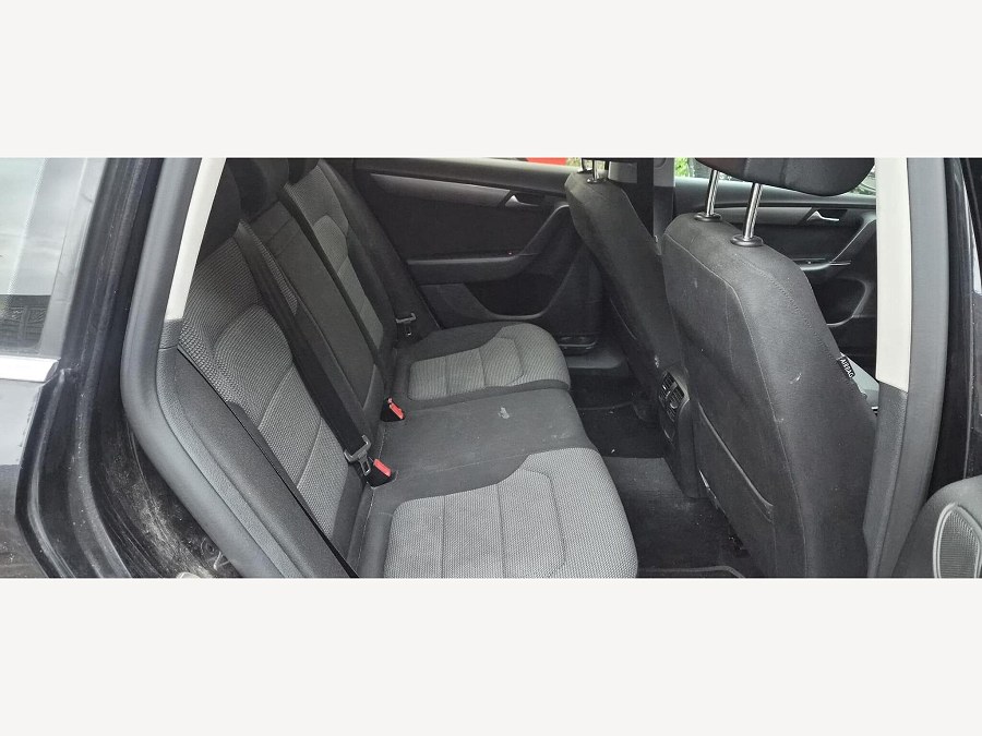 2011 Volkswagen Passat photo 12