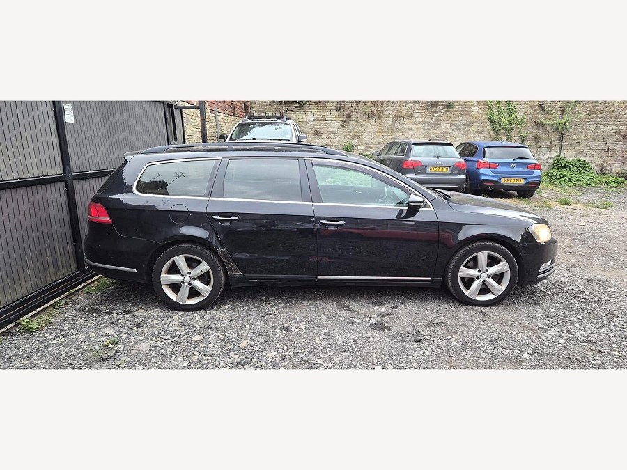 2011 Volkswagen Passat photo 9