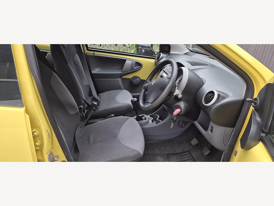 2007 Peugeot 107 photo 12