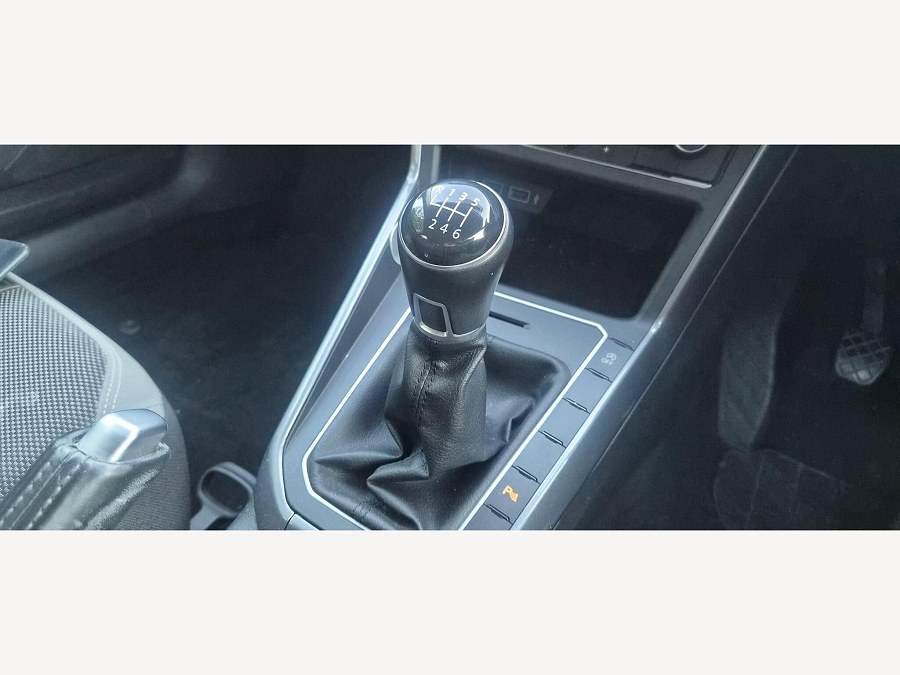 2018 Volkswagen Polo photo 14