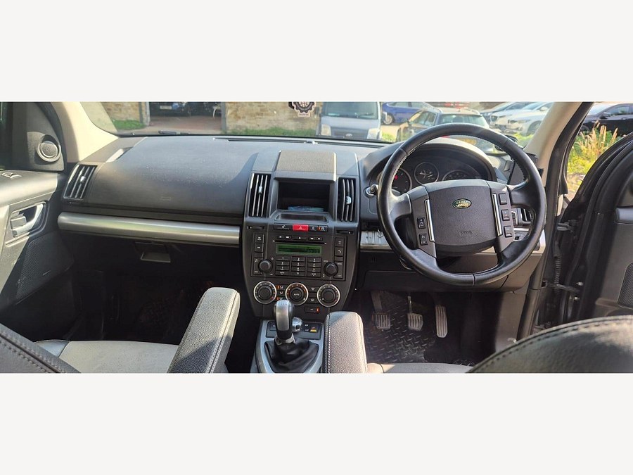 2010 Land Rover Freelander 2 photo 14