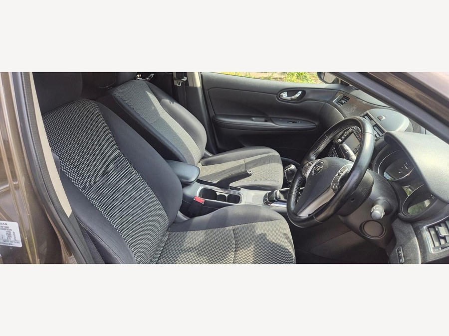 2015 Nissan Pulsar photo 11