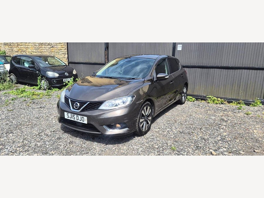 2015 Nissan Pulsar photo 3