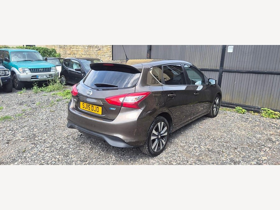 2015 Nissan Pulsar photo 10