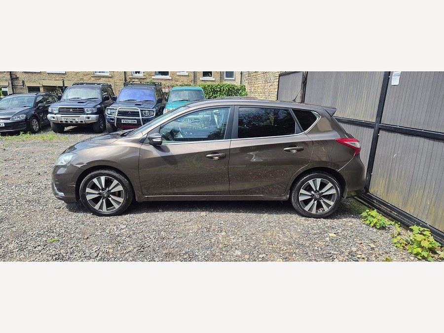 2015 Nissan Pulsar photo 7