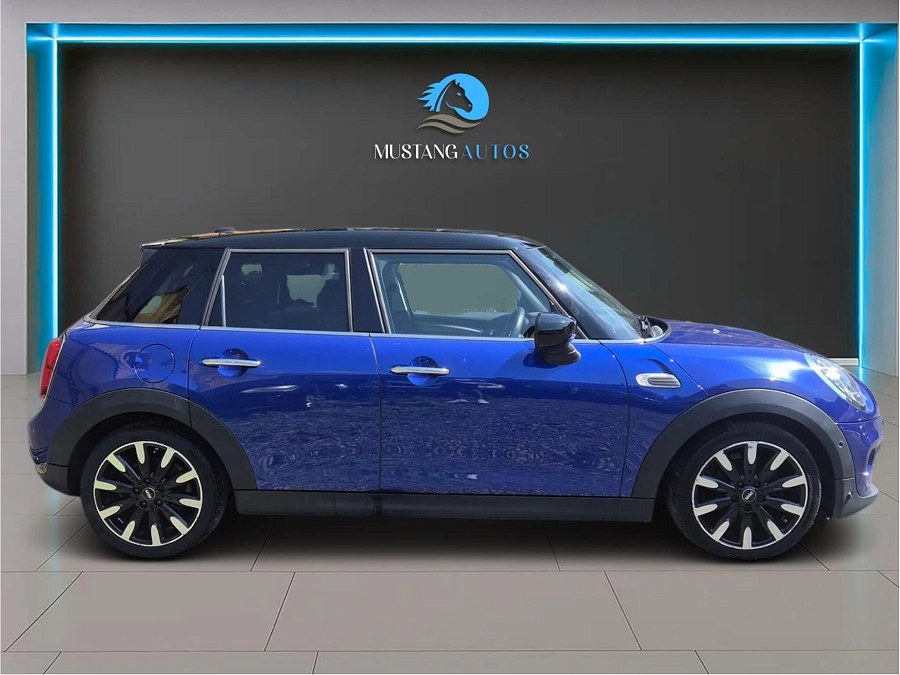 2019 MINI Hatch photo 11