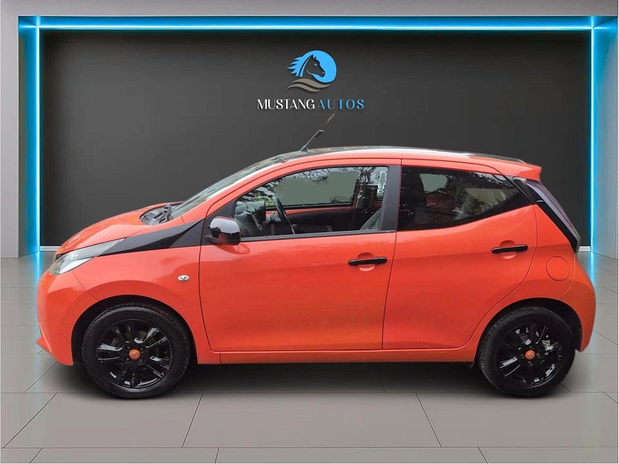 2015 Toyota AYGO photo 9