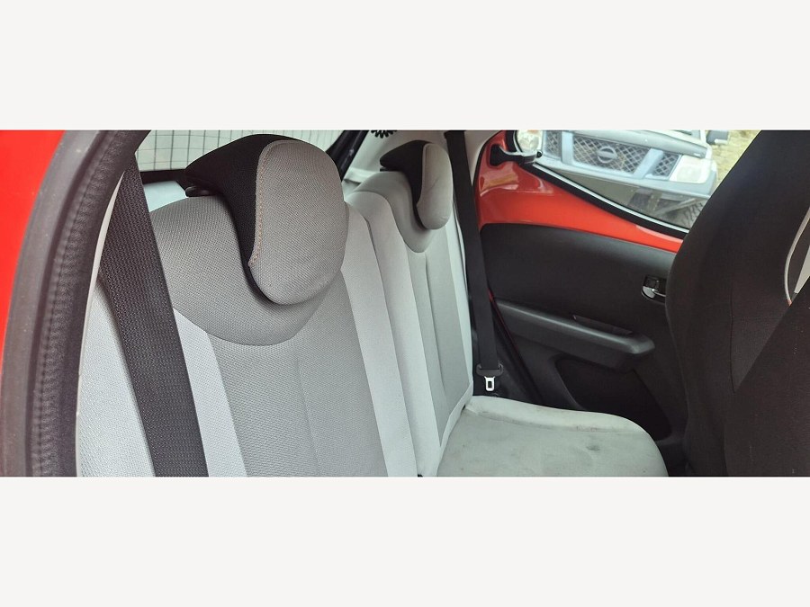 2015 Toyota AYGO photo 14
