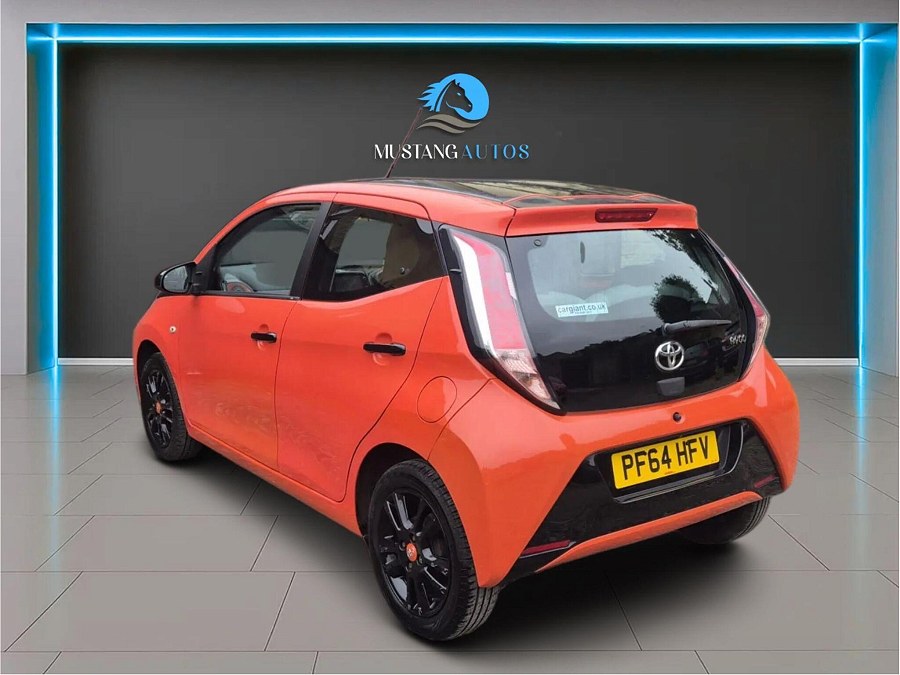 2015 Toyota AYGO photo 5