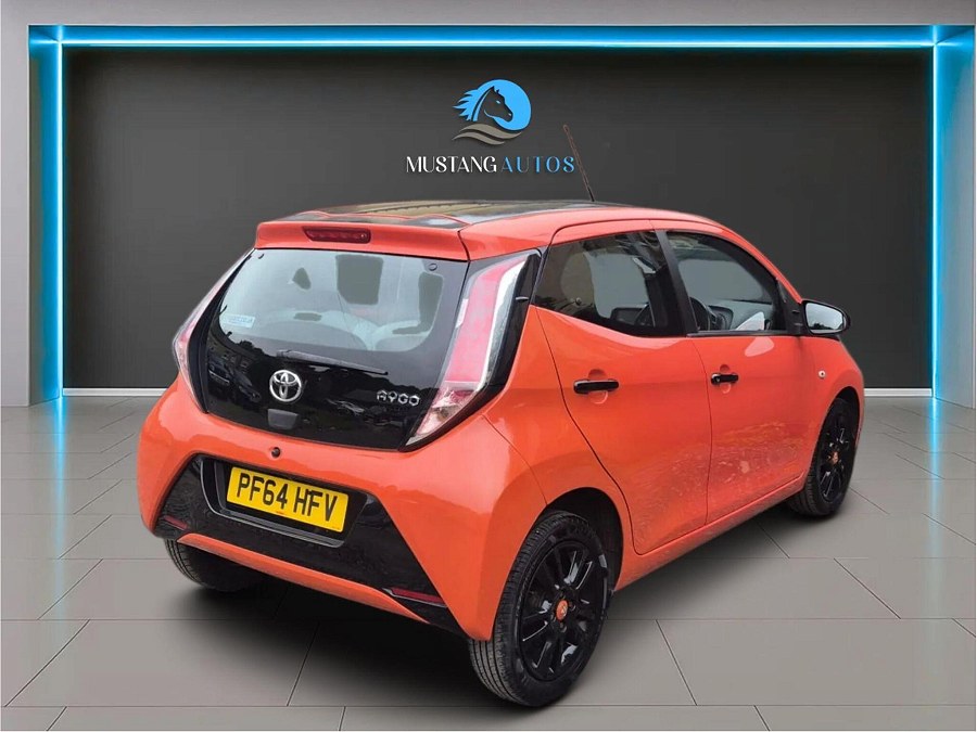 2015 Toyota AYGO photo 12