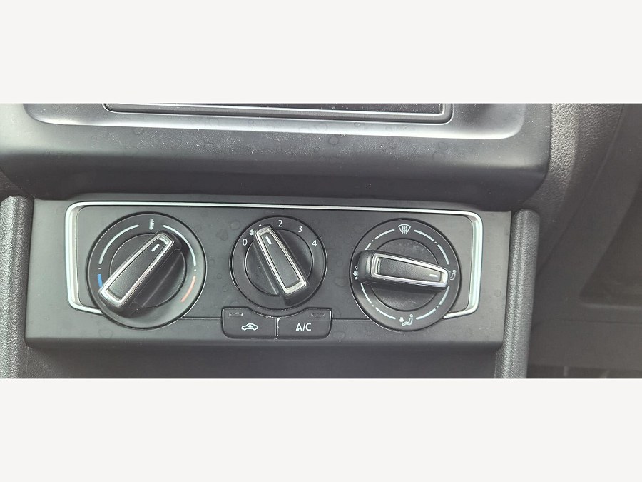2016 Volkswagen Polo photo 14