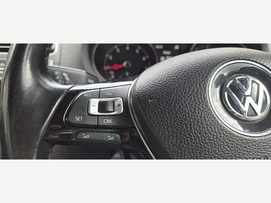 2016 Volkswagen Polo photo 11