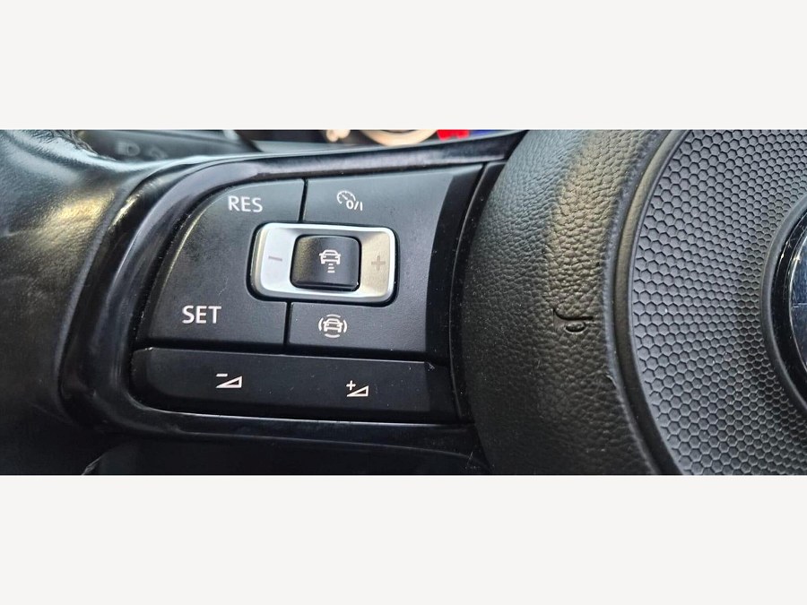 2020 Volkswagen Golf photo 12
