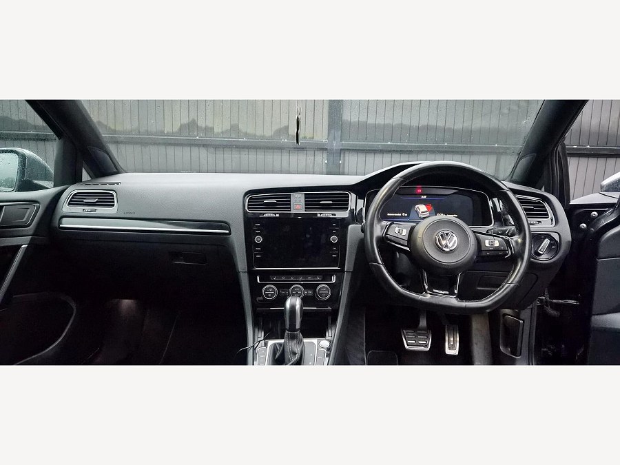 2020 Volkswagen Golf photo 11