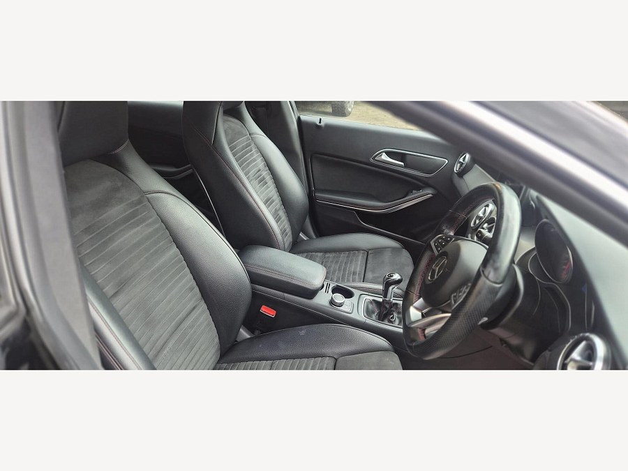 2018 Mercedes-Benz CLA photo 13