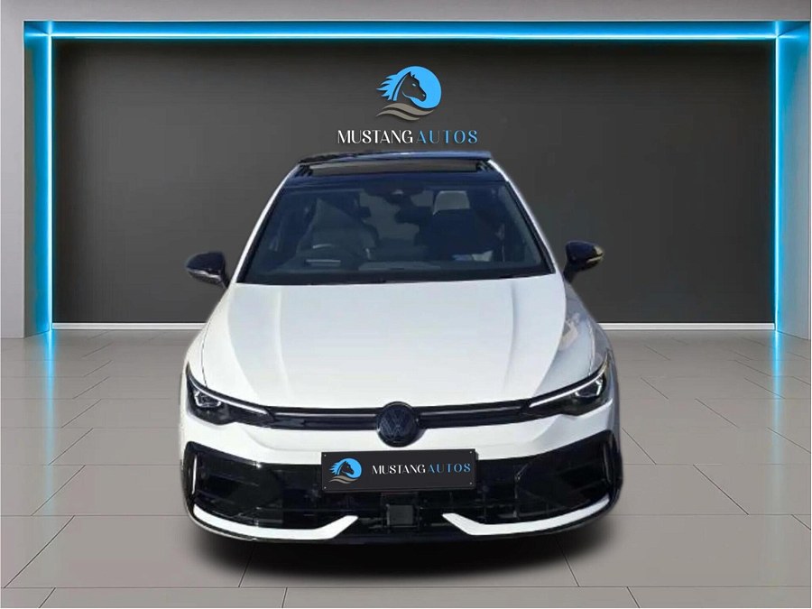 2025 Volkswagen Golf photo 2