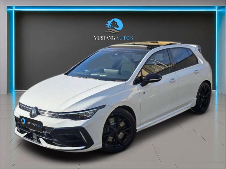 2025 Volkswagen Golf photo 3