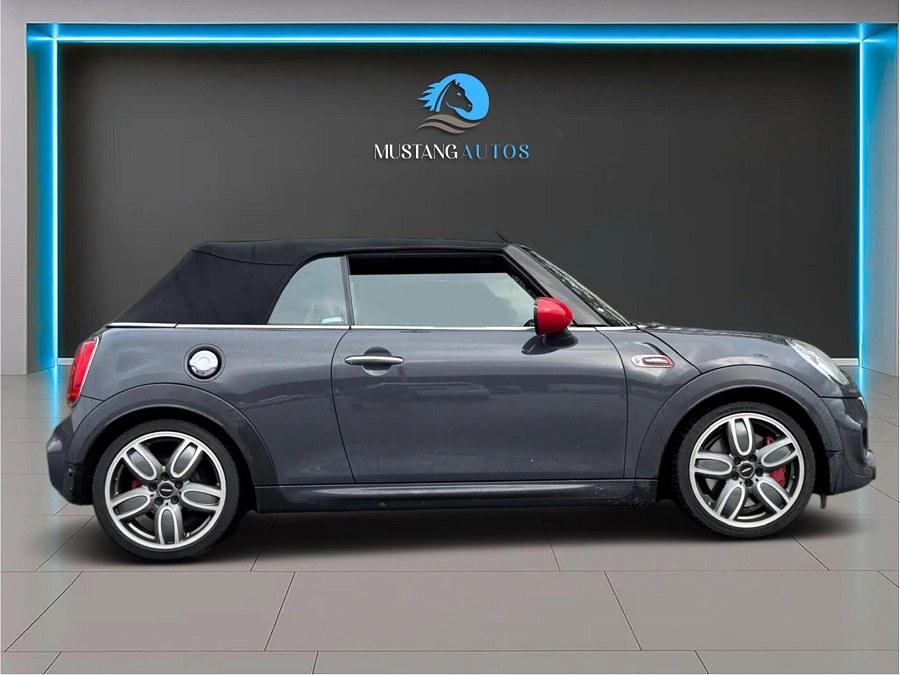 2016 MINI Convertible photo 9