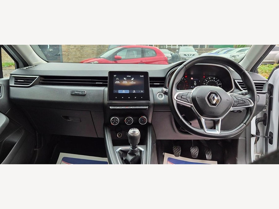 2020 Renault Clio photo 14