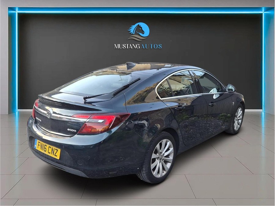 2016 Vauxhall Insignia photo 12