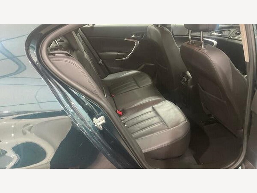 2016 Vauxhall Insignia photo 11