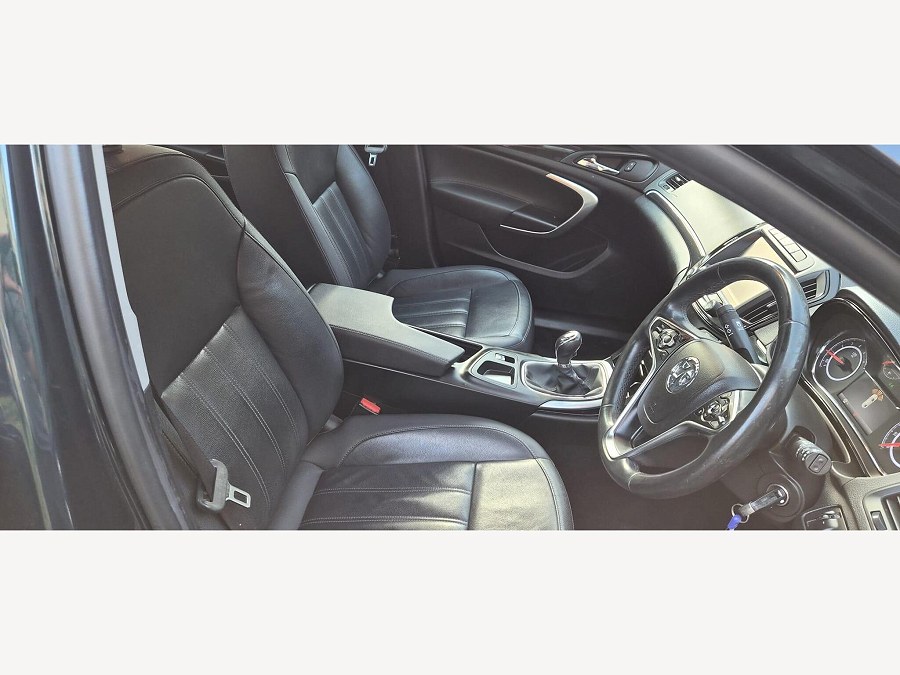 2016 Vauxhall Insignia photo 13
