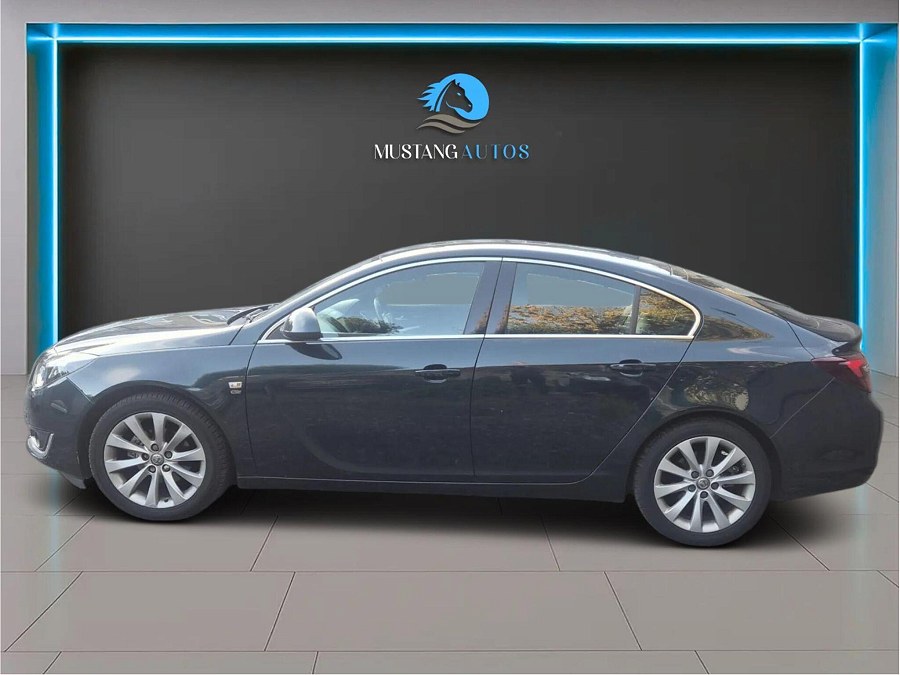 2016 Vauxhall Insignia photo 10