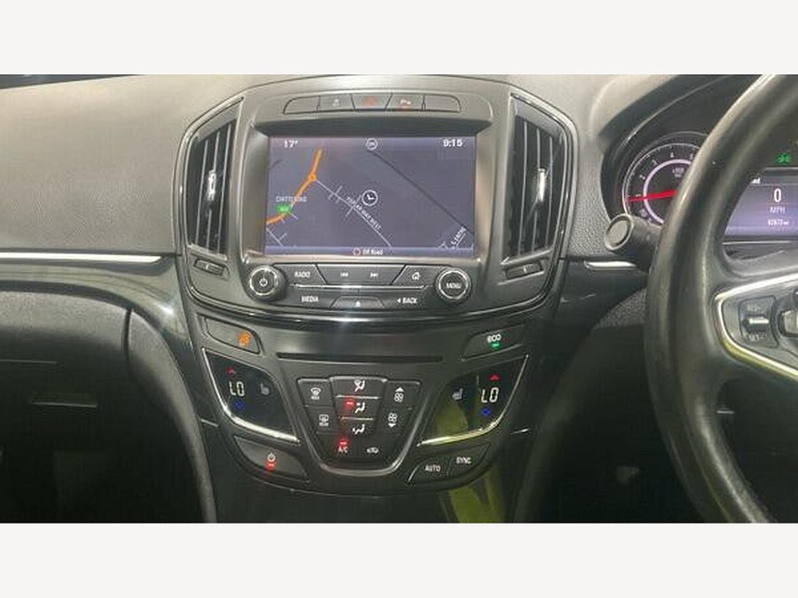 2016 Vauxhall Insignia photo 12