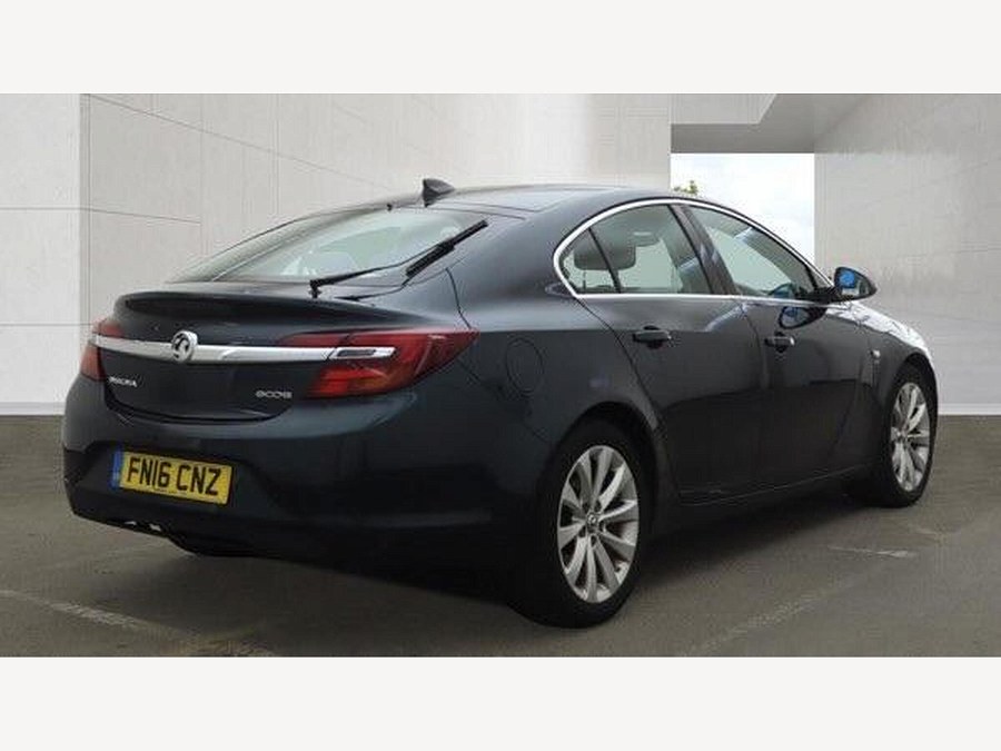 2016 Vauxhall Insignia photo 9