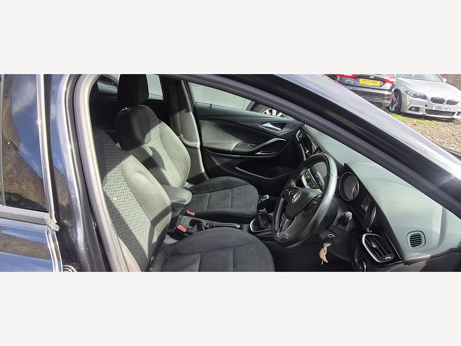 2016 Vauxhall Astra photo 13