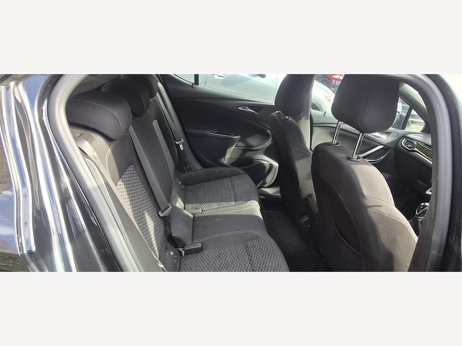2016 Vauxhall Astra photo 14