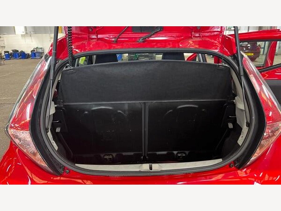 2015 Toyota AYGO photo 14