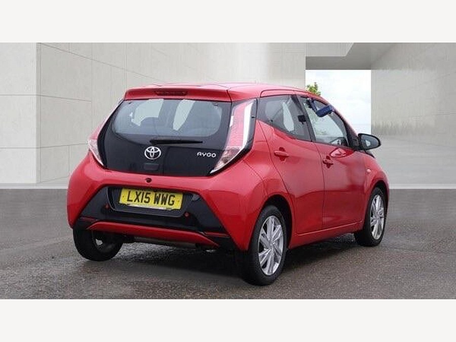 2015 Toyota AYGO photo 9