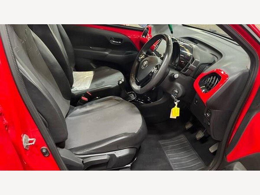 2015 Toyota AYGO photo 10