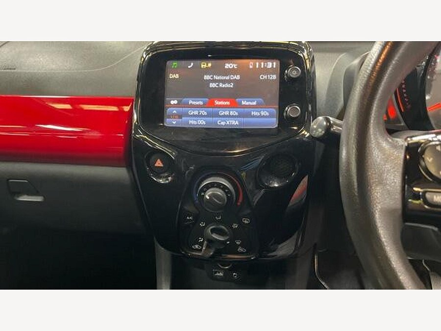 2015 Toyota AYGO photo 12