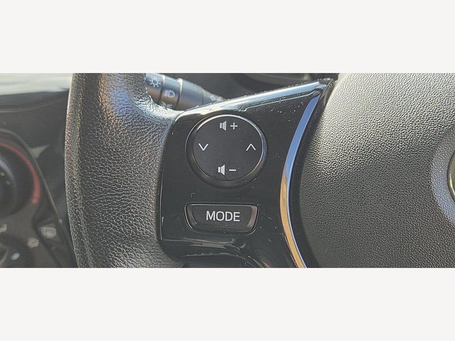 2015 Toyota AYGO photo 14