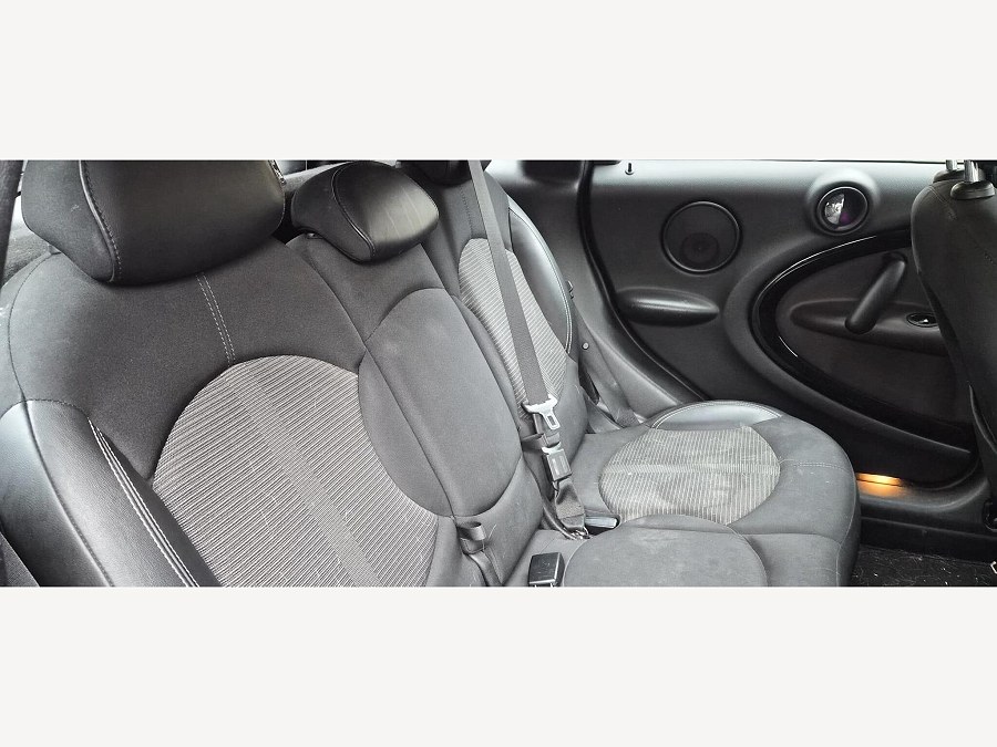 2012 MINI Countryman photo 13