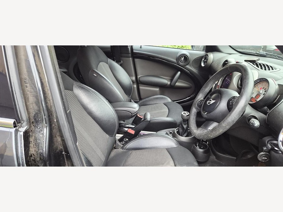 2012 MINI Countryman photo 12