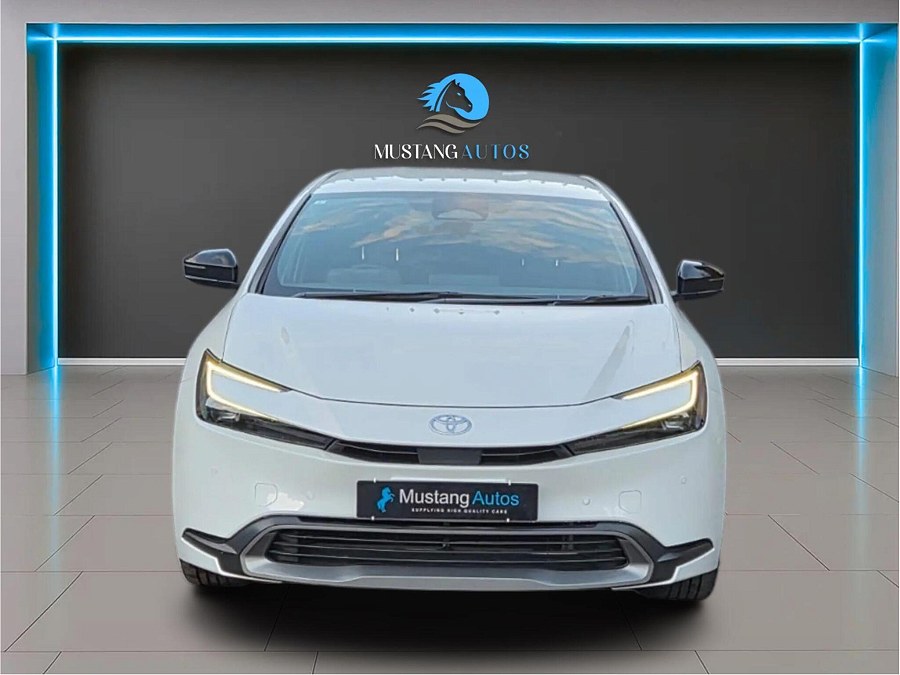 2023 Toyota Prius photo 2