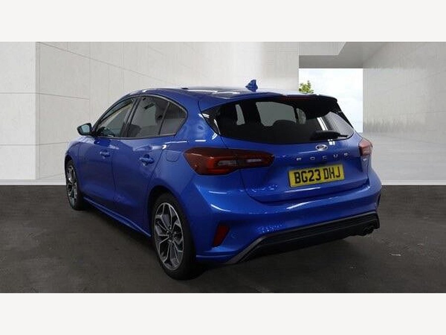 2022 Ford Focus photo 3